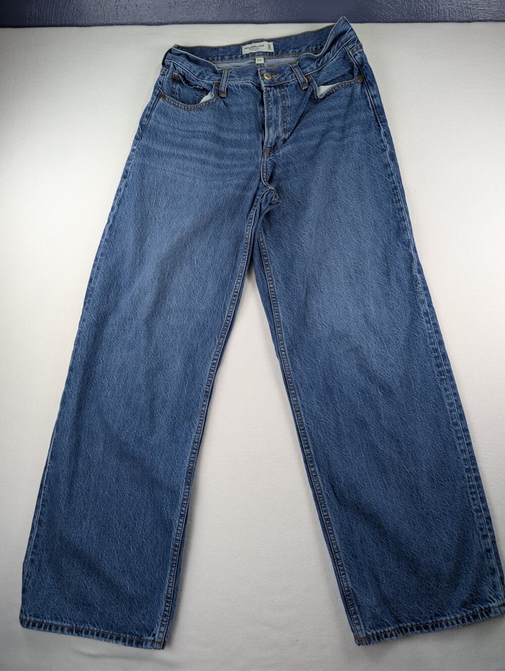 Abercrombie & Fitch Curve Love Ultra Loose Low Rise Jeans Size 24/00 Medium Wash